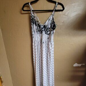 Ace Fashion Black & White Maxi Size Large